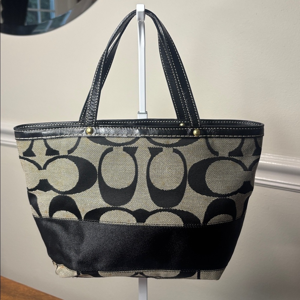 COACH SIGNATURE MONOGRAM Stylish Black and Tan Women's satchel - Picture 3 of 11